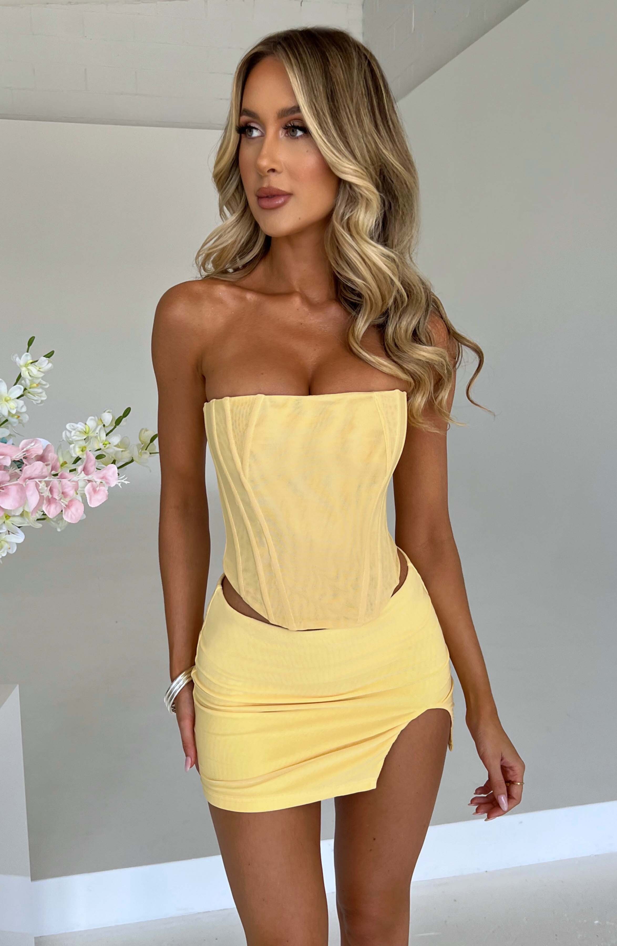 Alina Mini Skirt - Lemon - Image 10